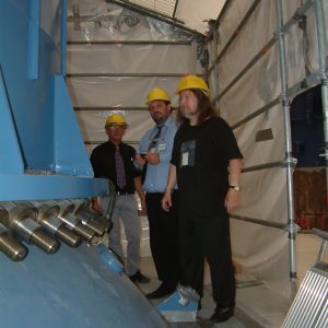 Guido van den Berg MdL und Jürgen Streich am Reaktor der AVR Jülich
