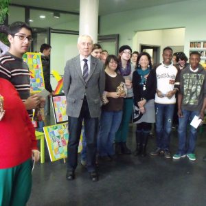 Präsentation der Weihnachtskarten-Aktion 2013 in der Paul-Kraemer-Schule in Frechen-Habbelrath