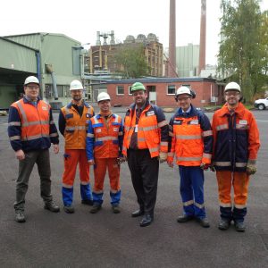 Guido van den Berg MdL mit Dr. Klaus Müller, Betriebsratsvertretern und Veredlungsexperten der RWE im Betrieb in Frechen.