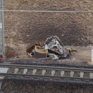 Ausgebranntes Trafohäuschen an der Hambach Bahn