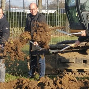 Bürgermeister Sascha Solbach, Ortsbürgermeister Michael Lambertz, Vereinsvorsitzender Hubert Wassenberg und Guido van den Berg MdL
