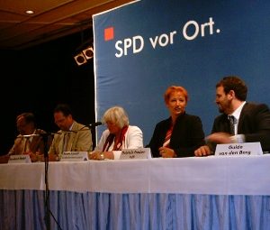 Bürgermeisterkandidat Walter Boecker, Landratskandidat Bernhard Hadel, Bundesministerin Renate Schmidt, Gabriele Frechen MdB und SPD-Kreisvorsitzender Guido van den Berg