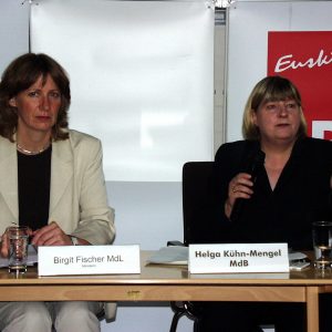 Birgit Fischer und Helga Kühn-Mengel MdB in Lechenich am 19.9.2002