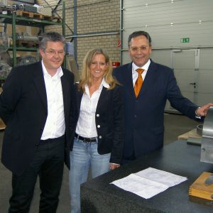 v.l.n.r.: Gründerehepaar Dirk und Petra Klüppelberg, Hardy Fuß MdL