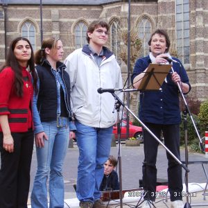 Die Schülersprecher der drei weiterführenden Bedburger Schulen auf der Friedensdemo
