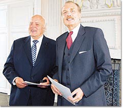 Wilhelm Schmitz (l.) und Klaus Lennartz wurden für ihre Verdienste in der Politik geehrt.