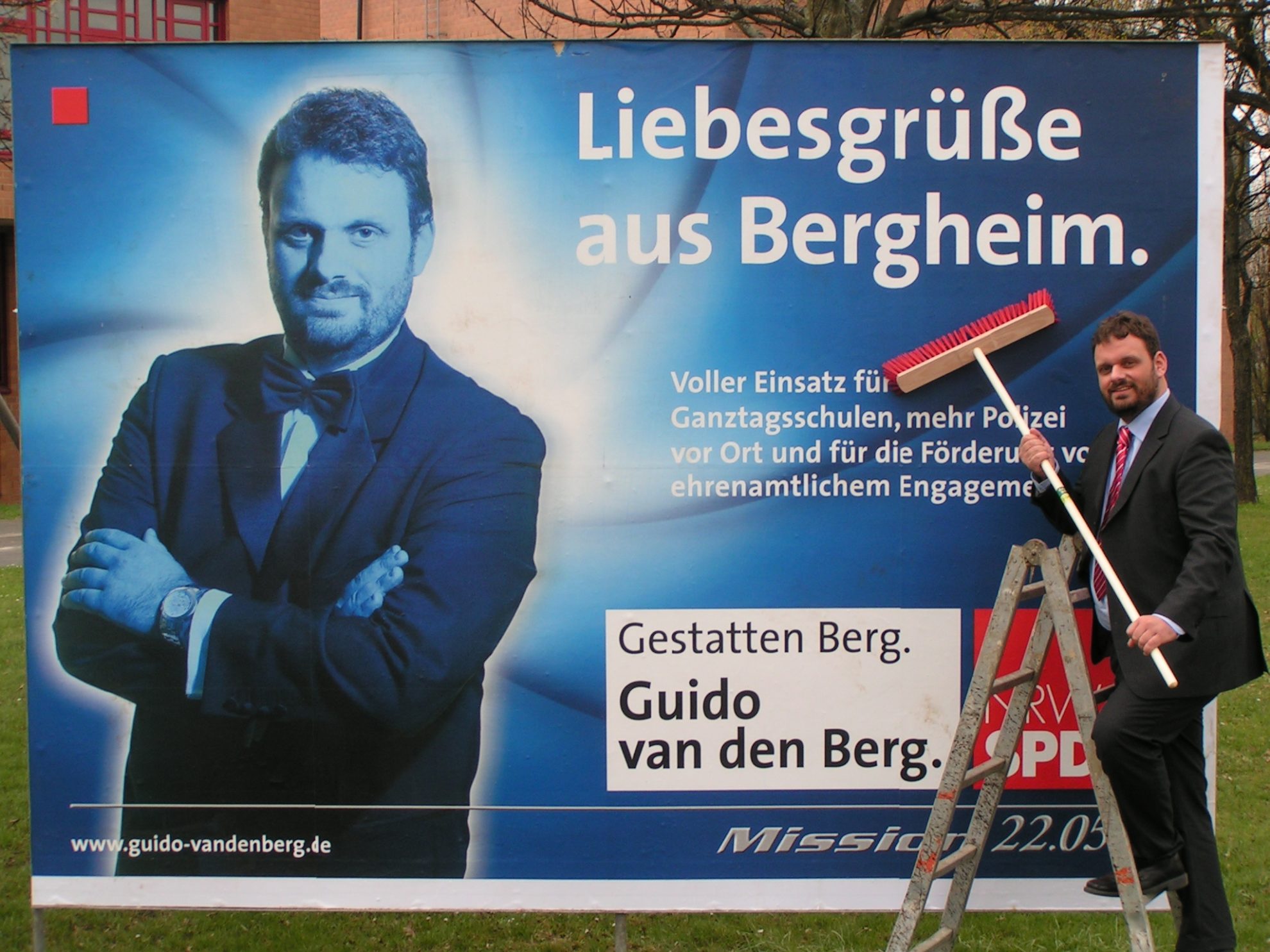 "Liebesgrüße aus Bergheim"- Guido van den Berg stellt seine Kampagne vor. (2005)