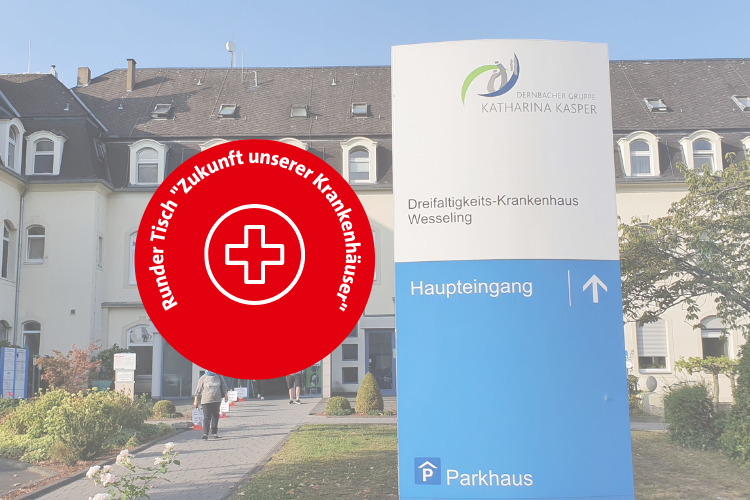 Frontansicht des KRankenhaus wesseling mit Rotem Logo 
