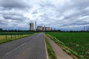 Kraftwerk Niederaußem, geshen von der Rather Mühle aus
