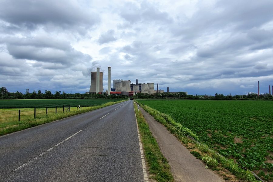 Kraftwerk Niederaußem, geshen von der Rather Mühle aus