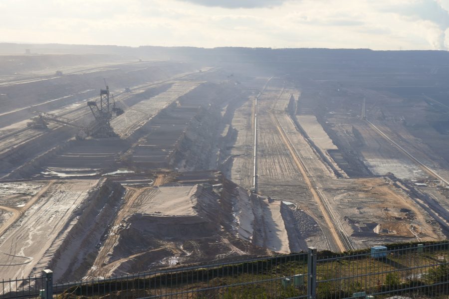 Blick auf den Tagebau Hambach vom Terra Nova aus
